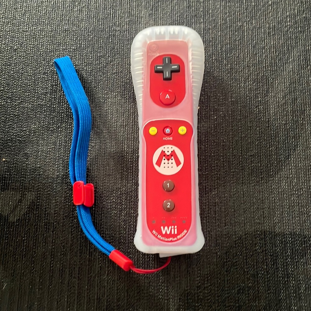 Mario limited edition Wii controller
